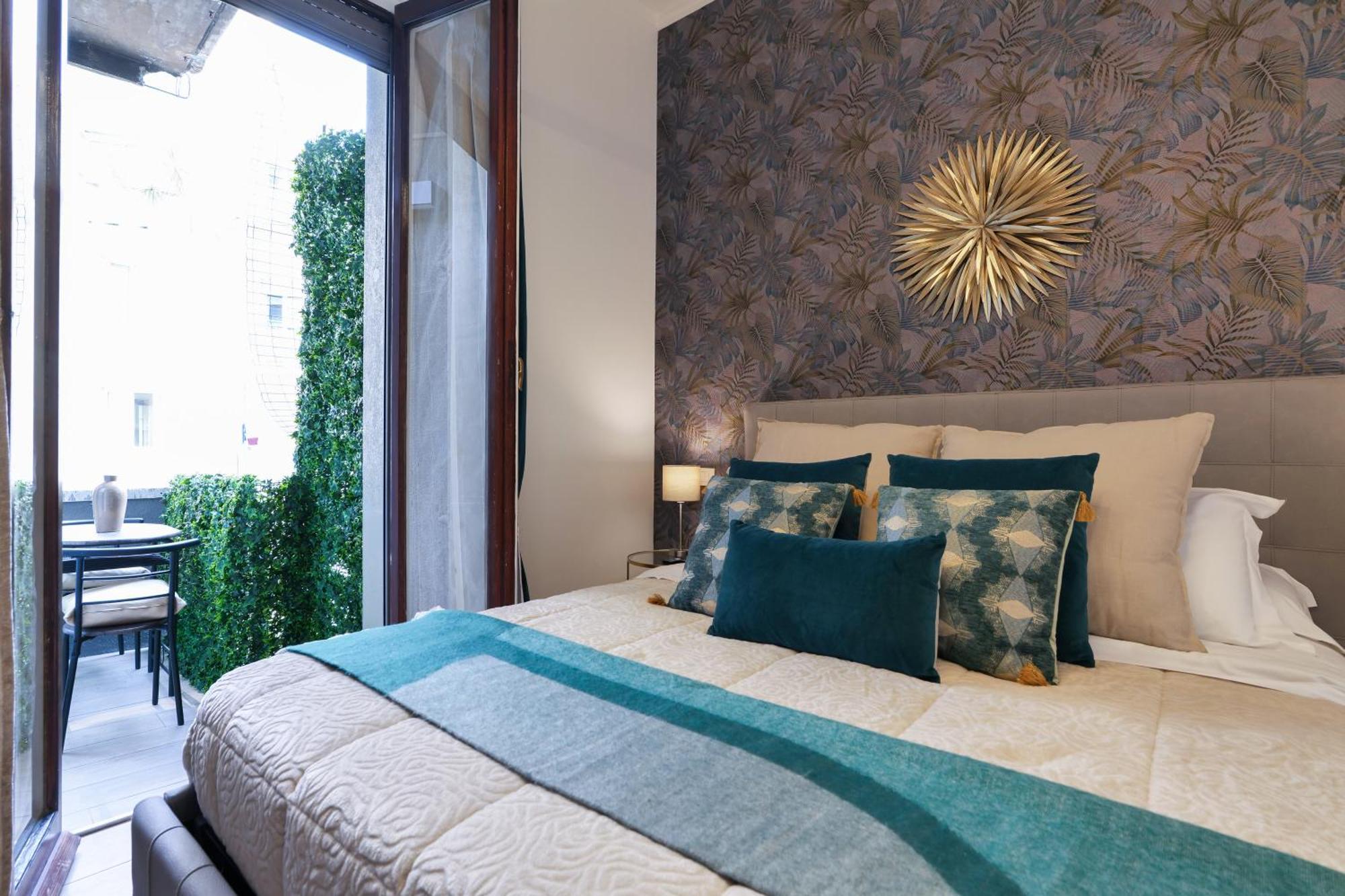 Duomo Luxury Tiffany With Balcony Apartment *